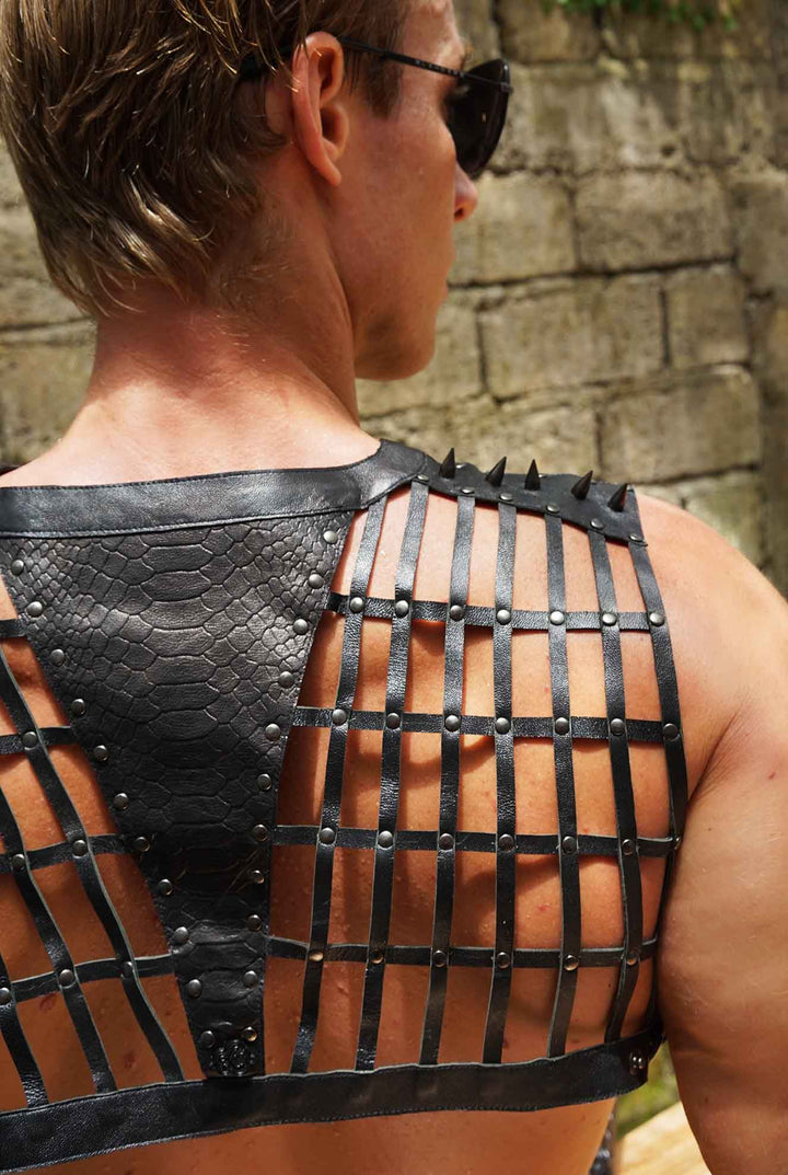 anubis-mens-leather-shoulder- 